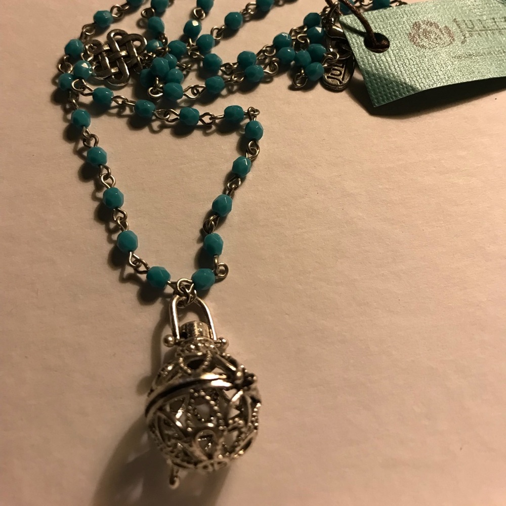 - Julio Designs Scent Diffuser Woman’s Pendant NWT